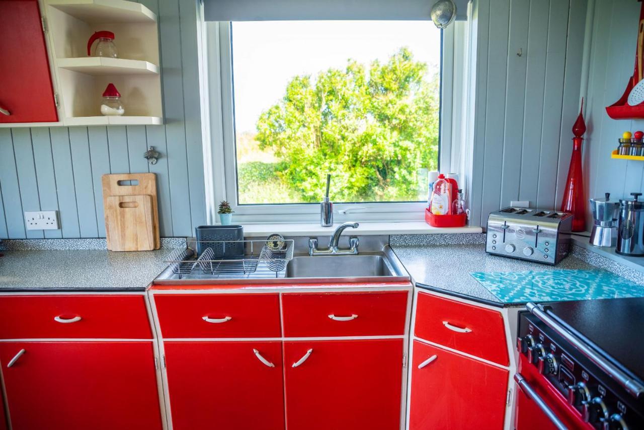 Finest Retreats - Western Watch - Sea Views, Pets Accepted, Sleeps 6 Lower Boscaswell Экстерьер фото