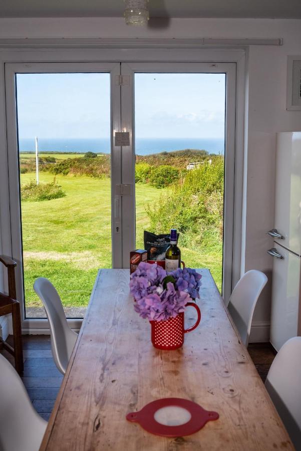 Finest Retreats - Western Watch - Sea Views, Pets Accepted, Sleeps 6 Lower Boscaswell Экстерьер фото